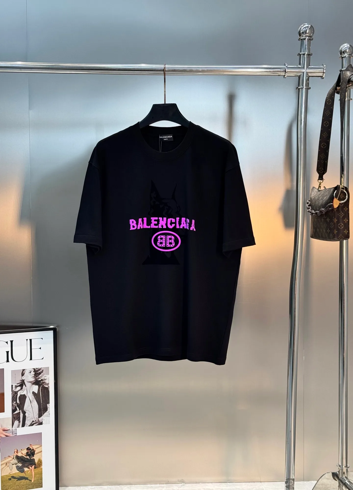 ⚜️Balenciaga New Arrival T. Same Style❤️New Arrival T ， 280g ， Breathable， ！ Black +Purple“BALENCIAGA” ， . ✨ ， ， ！ ， ， ！ ！ ：Black. .White.Sizes：S-3XL ‼️（175/145 L）